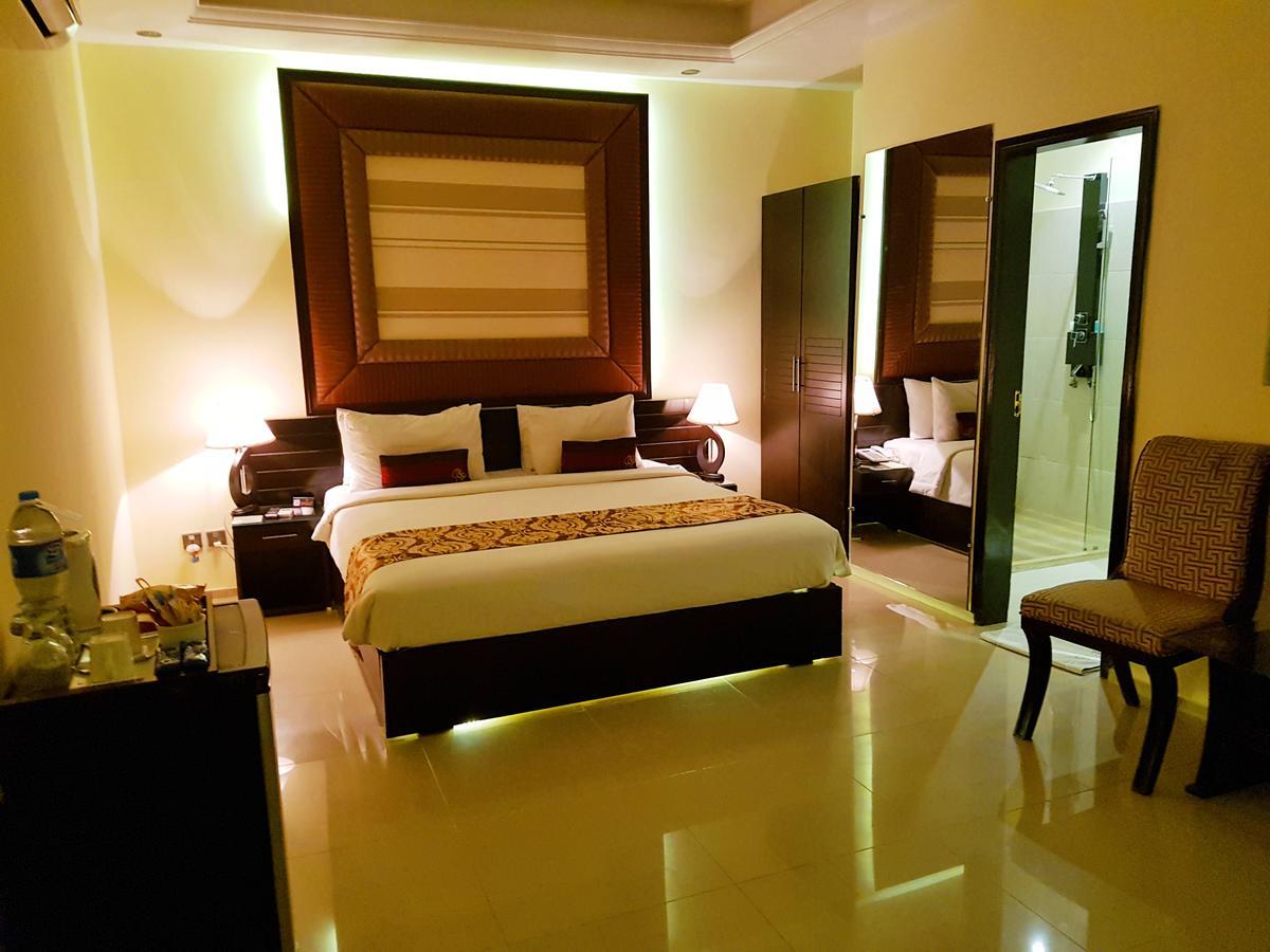 Hotel Grand Enclave Lahore Exterior foto